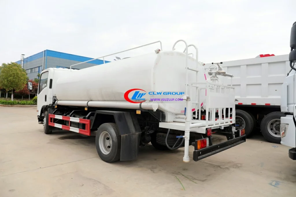 Japan Isuzu water lorry Saudi Arabia