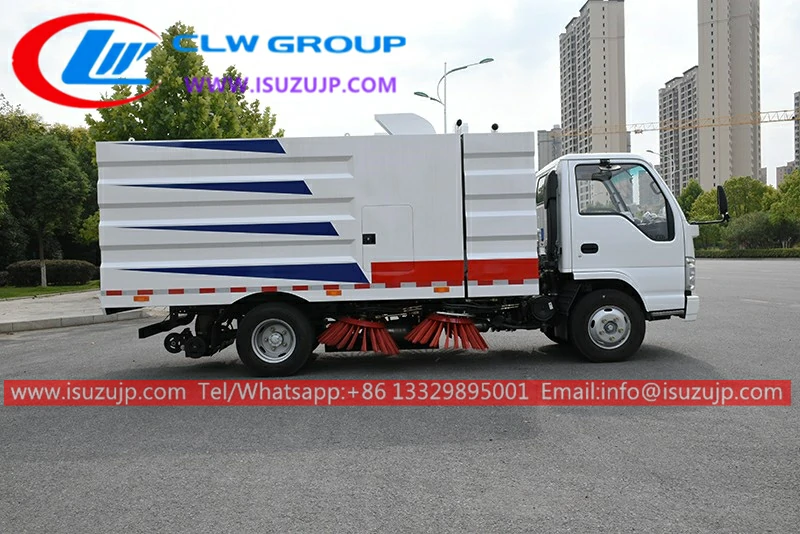 Isuzu 5 ton truck mounted sweeper