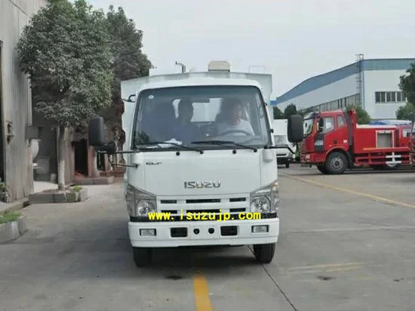 Isuzu 5cbm vacuum cleaner truck