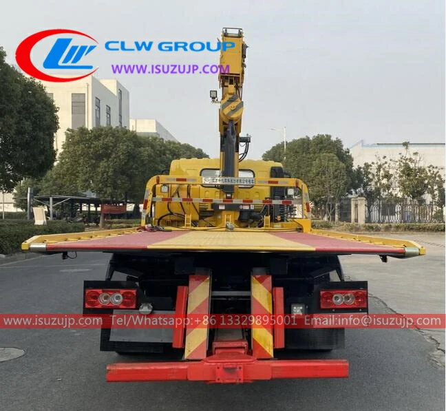 Aumark 5 ton tow vehicle with crane Malaysia