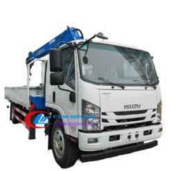 Isuzu ELF boom truck mouned XCMG K-SQS125TL crane with sleeping cabin